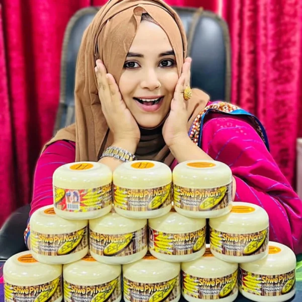 Thanaka Face Pack with face